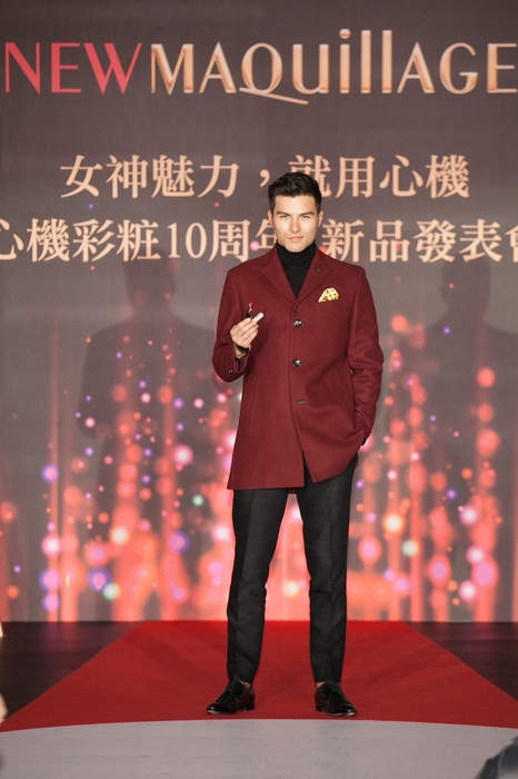 資生堂『心機女神星光紅毯』活動大使鳳小岳出席心機彩粧10周年記者會